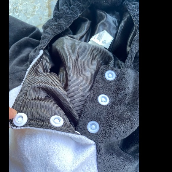 EUC Target Halloween Skunk Lil Stinker 6-12 Mo COSTUME Playtime Plush tail - Picture 2 of 4